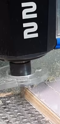 Image: fine-cutting Albasia with a 6mm carbide endmill